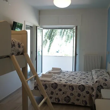 ゲストハウス Tory 4*