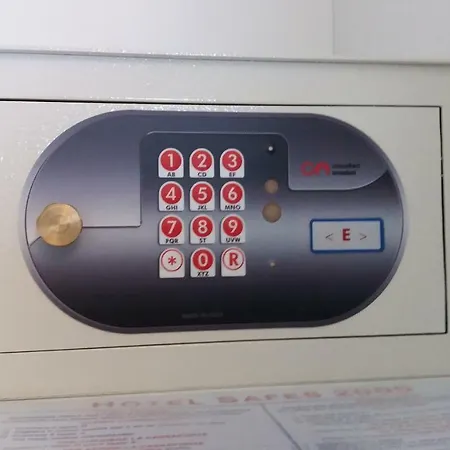 Πανσιόν Tory Sirolo